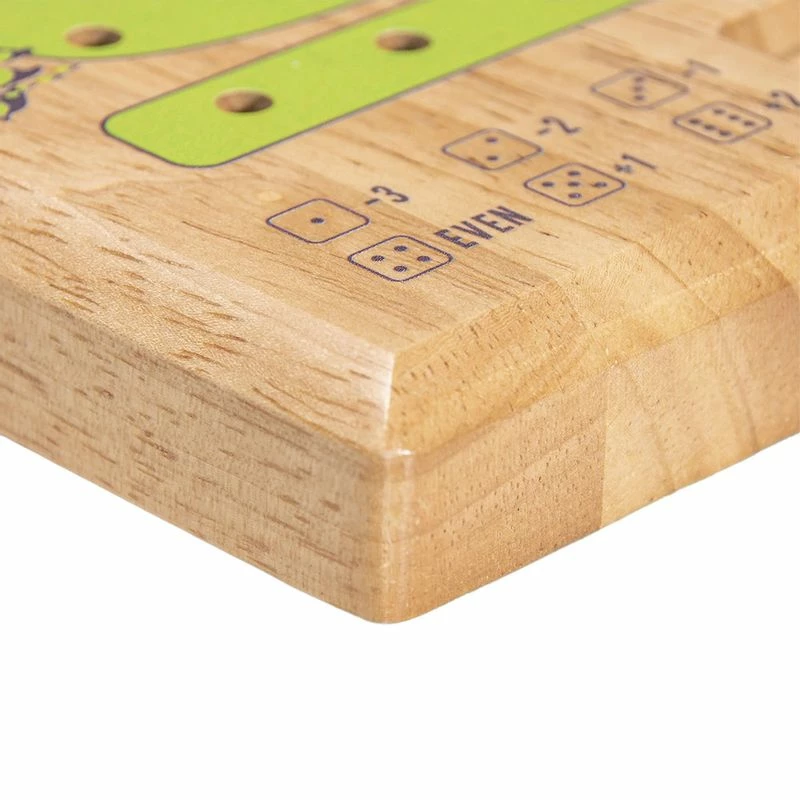 GoSports Par 4 Dice Golf Tabletop Game 5 GoSports Par 4 Dice Golf Tabletop Game - Image 3